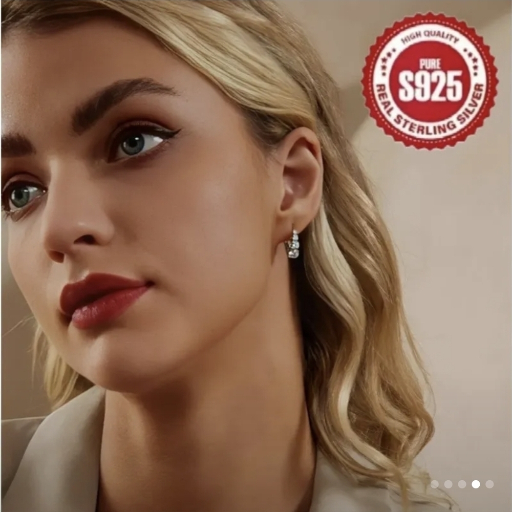 Timeless Silver Stud Earrings with Brilliant-Cut Stones - Picture 5 of 5